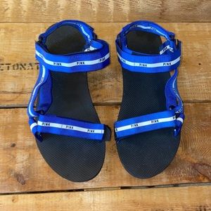 Victoria’s Secret PINK water sandals